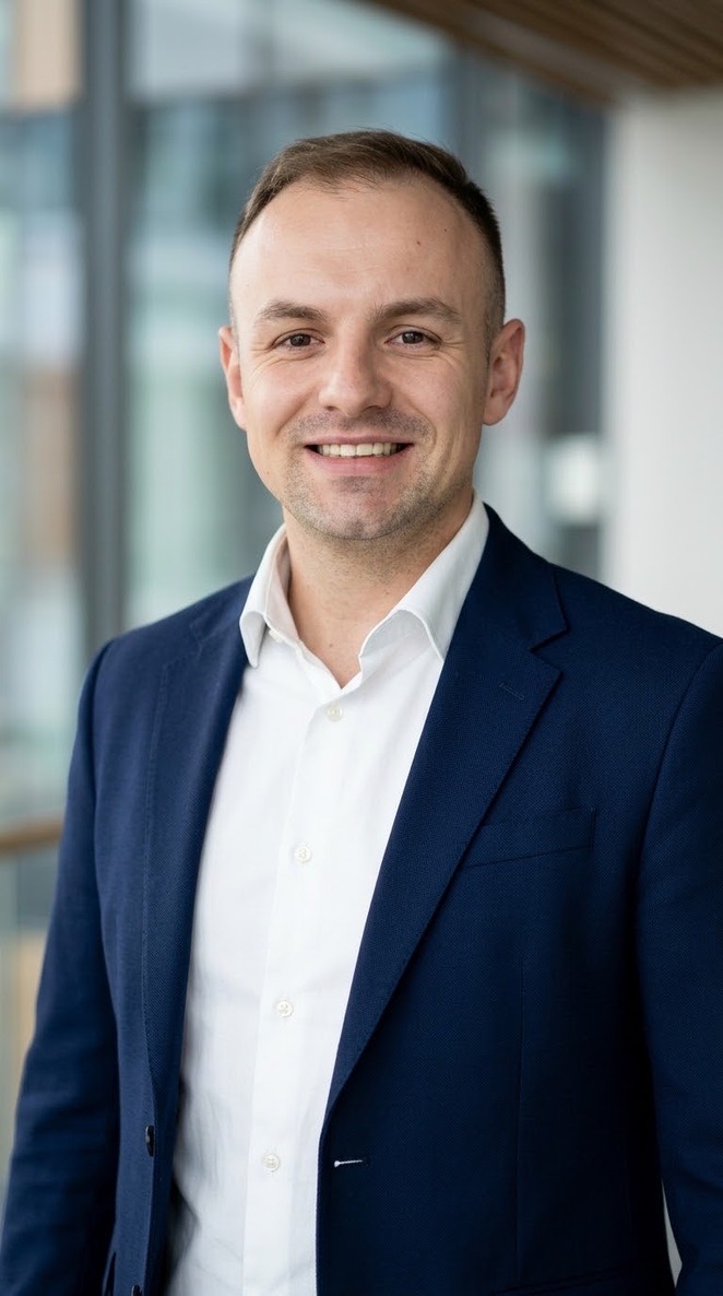 Kamil Poradzki, Przedstawiciel Medyczny